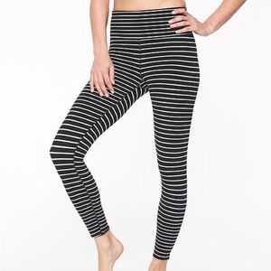 ATHLETA STRIPES CHATURANGA CAPRI LEGGINGS BLACK AND WHITE WOMEN'S SIZE XS